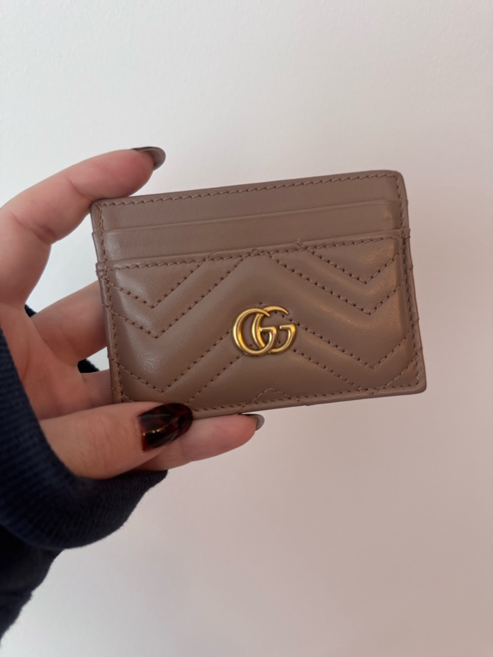 Gucci Chevron Card Holder in Taupe with Gold GG